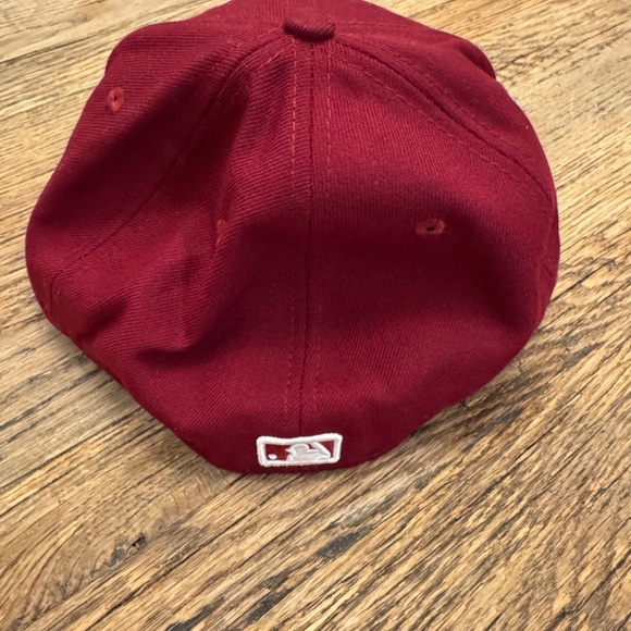 Preowned Atlanta Braves New Era 59Fifty Cardinal White Fitted Ball Cap Hat - Picture 2 of 5